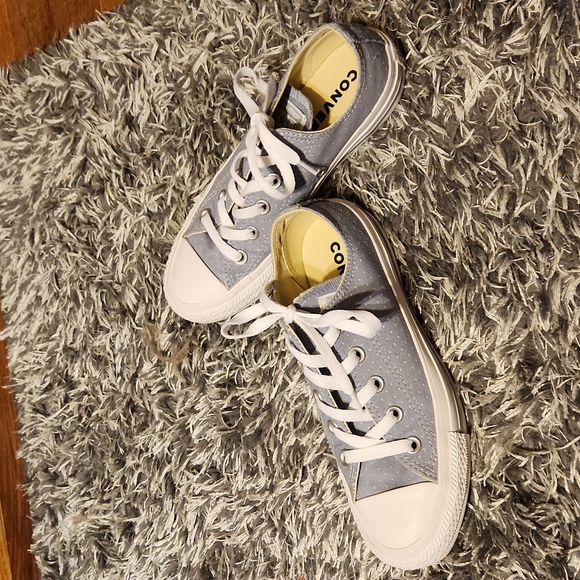 Gorgeous light blue Converse - Picture 4 of 4